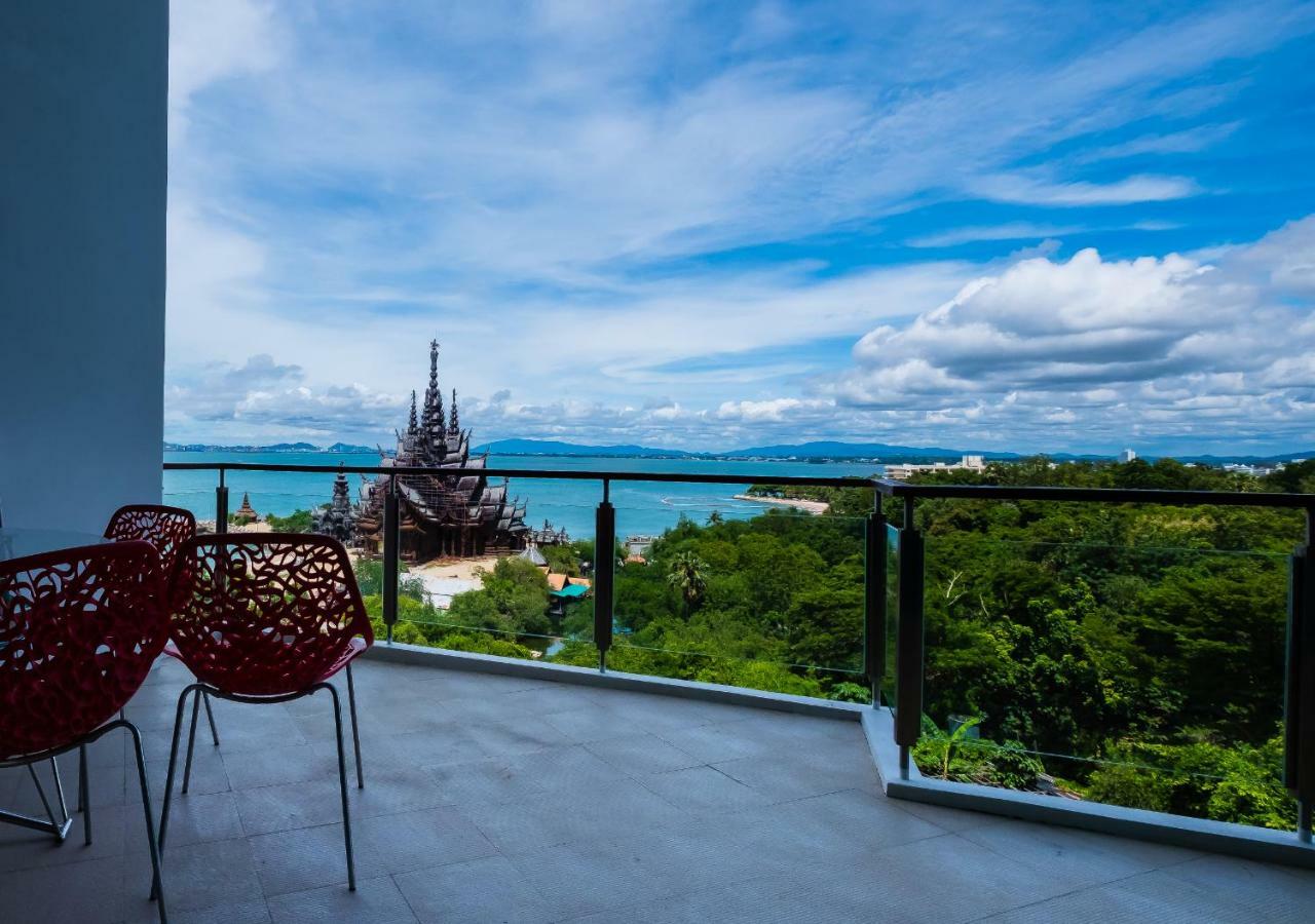 Sanctuary Luxury Penthouse Apartment Патая Екстериор снимка